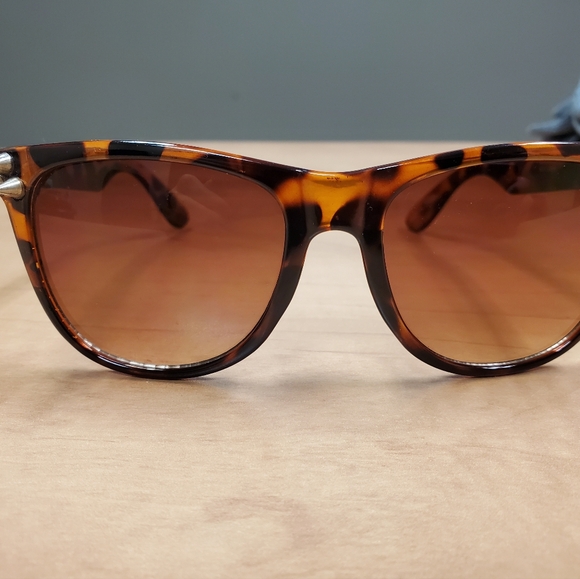 FREE WITH PURCHASE - Studded Sunglasses - Picture 4 of 8